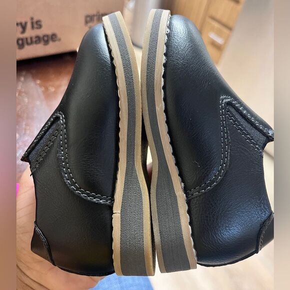 NWOT Cat & Jack Boys Black Faux Leather Dress Casual Slip On Shoes Sz 5 - Picture 5 of 7